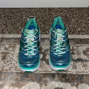 Hoka one one conquest 2
